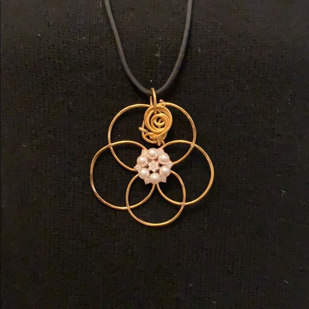 Cooper wire hand made flower 🌸 necklace